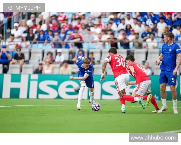 桑托斯与阿独立激战正酣突遭比赛中断引发球迷热议