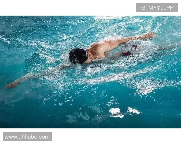 自由泳健身训练技巧与方法全面解析助你提升体能与游泳水平